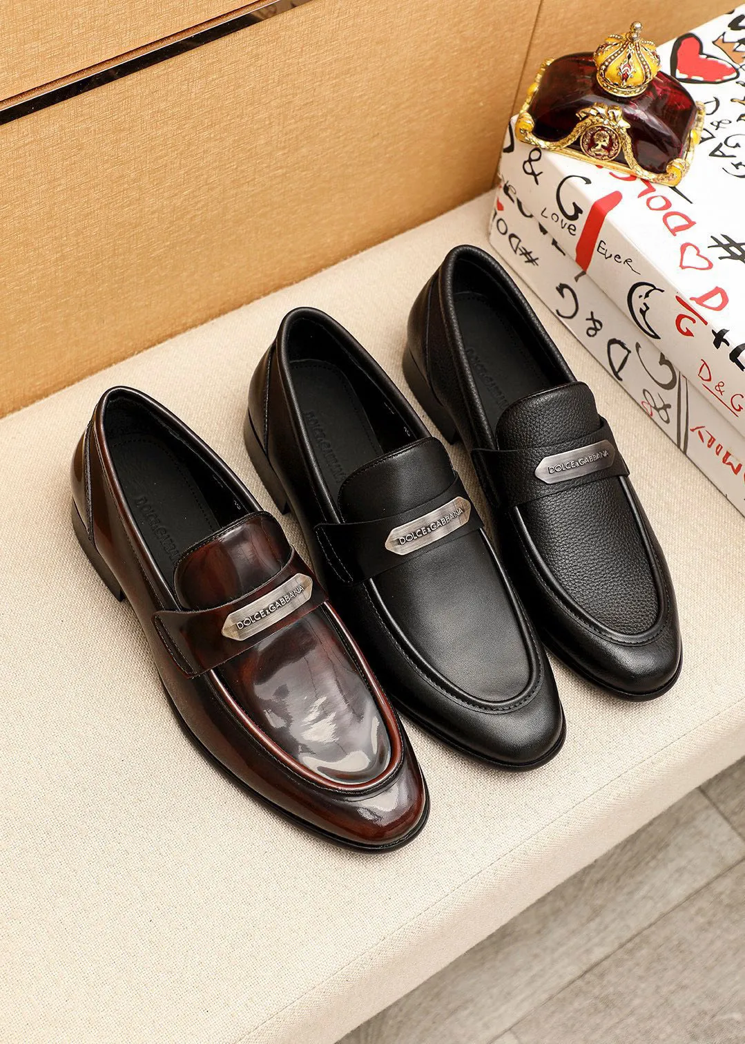 Men's clothing and shoes 💰460 💐DG top quality🔍🔍Men's new leather shoes🚹Sold simultaneously at counters⚠The uppers are imported open-edge beaded cowhide leather uppers from Italy, fully imported cowhide leather lining + classic hardware buckles, completely 1⃣️to 1⃣️reproduction🇮🇹💪💪, ⚠ Sole: The original sole is specially provided by the original factory. The exclusive movable molded sole is super comfortable. ⚠The original factory follows the order, 🔍🔍high quality, you can enter and exit the counter at will, welcome to compare⚠Size: 38-44 (45.46🉑️Customized)